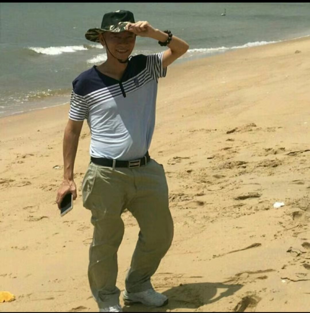 朱秋.jpg